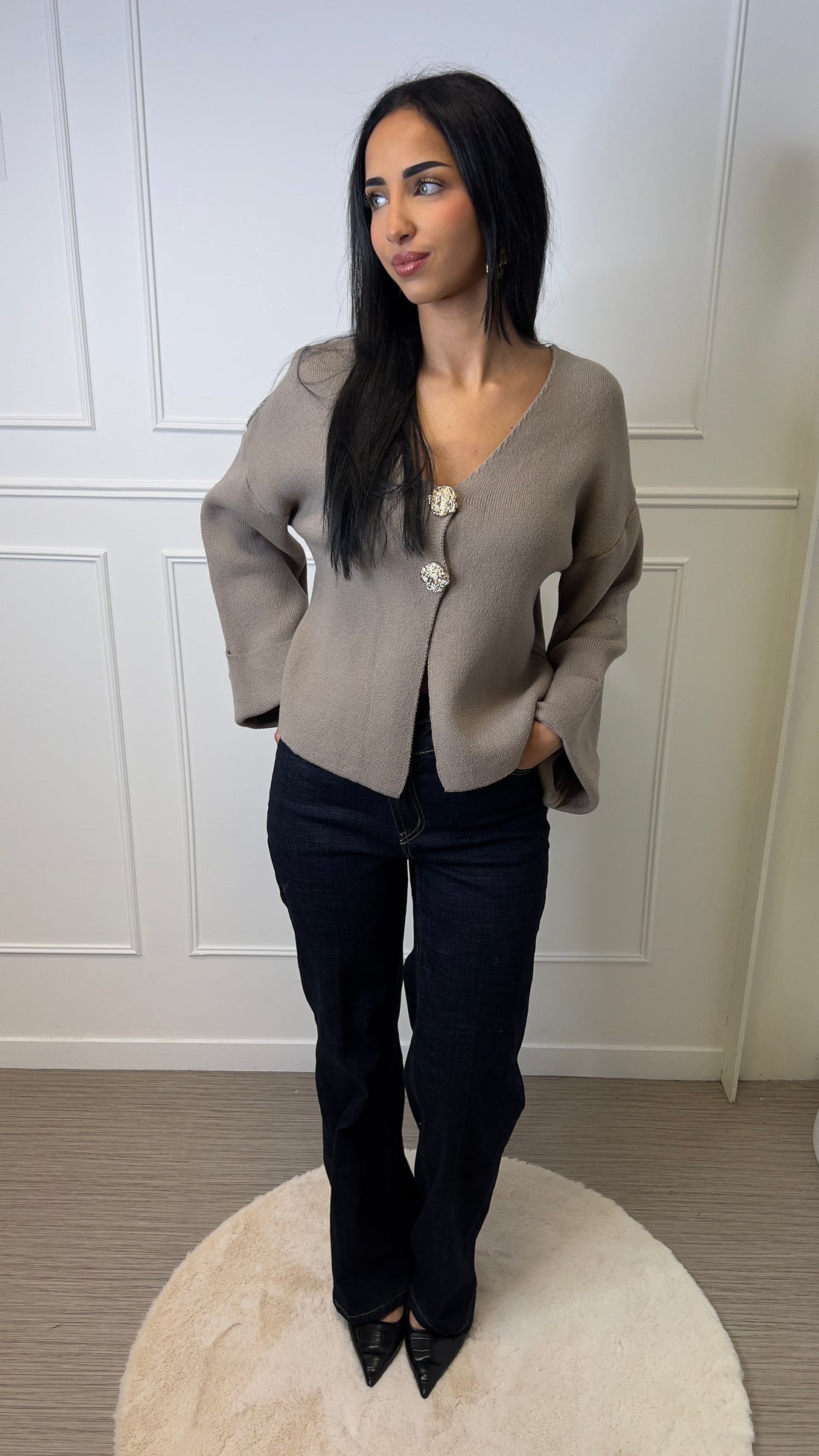 Gilet à boutons dorés taupe