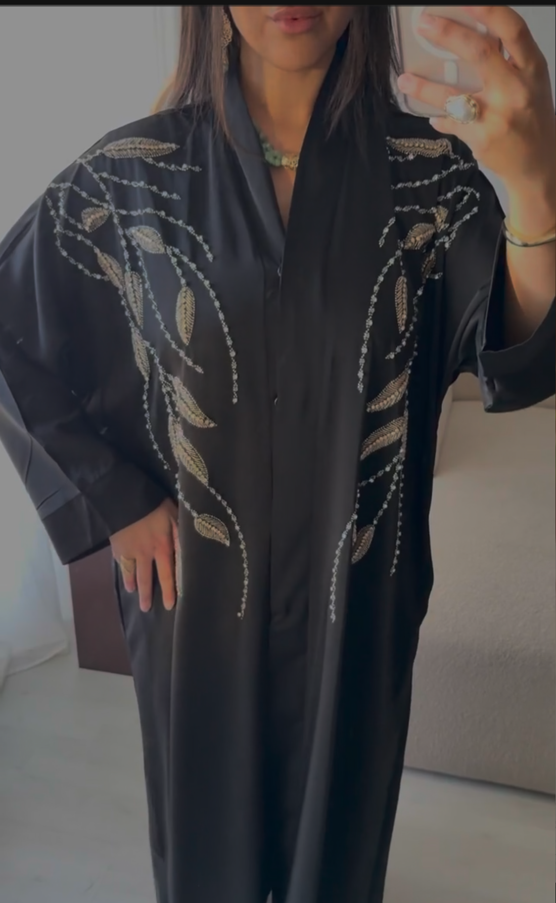 Abaya Dubaï  noire brodée dorée avec pressions – Abaya chic et élégante