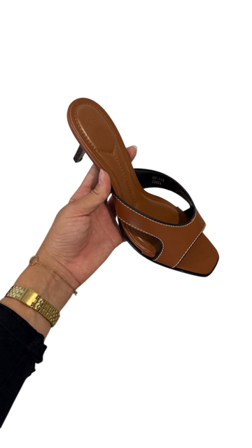 Talon camel ouverte