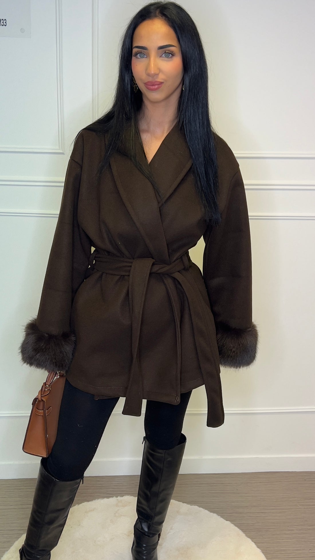 Veste  marron cache cœur à fourrure sur les manches