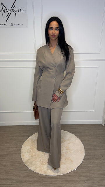 Ensemble tailleur femme cintré beige